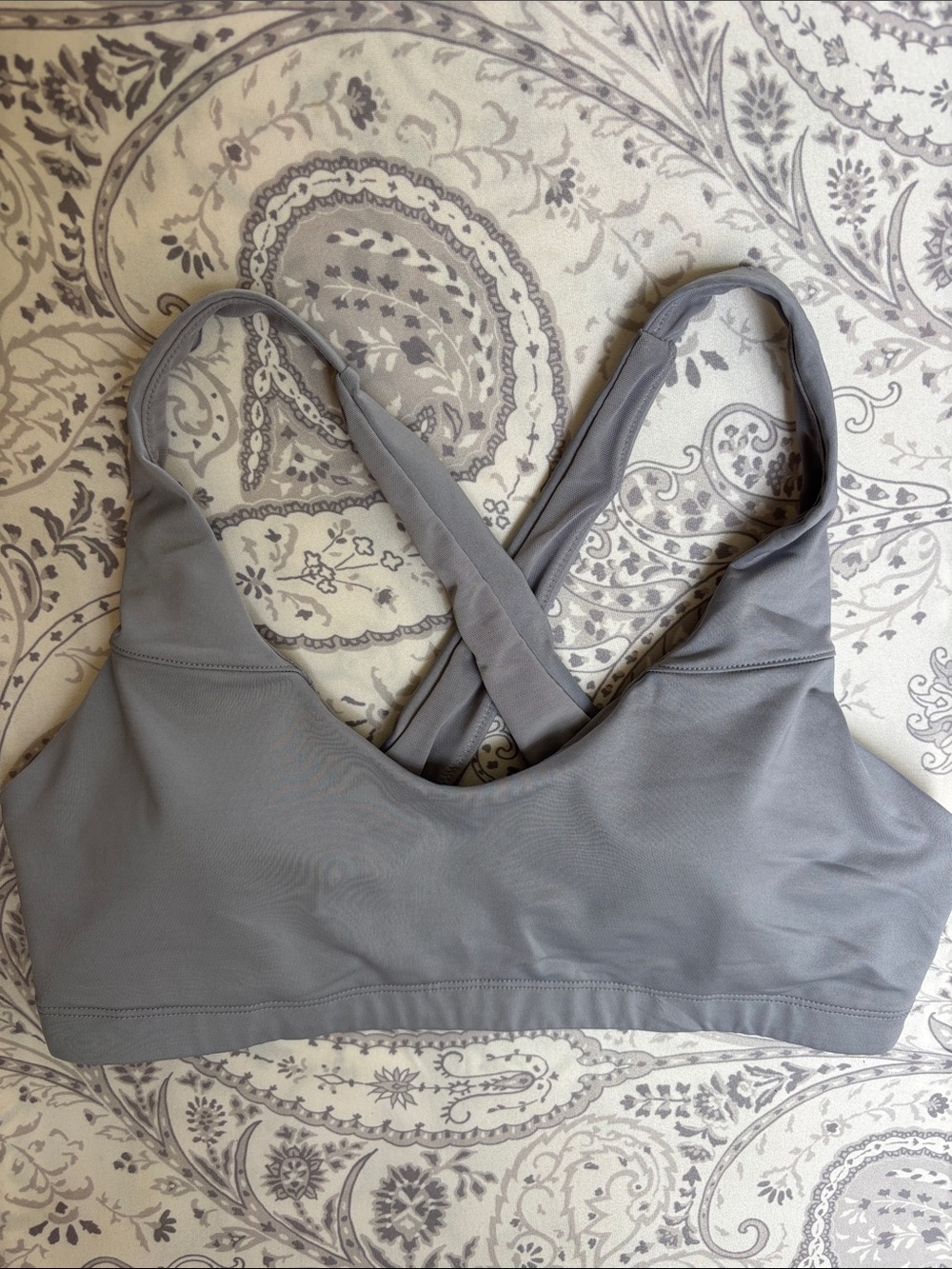 Victoria’s Secret Women’s Cross-Back Comfort Bralette in Light Gray-size L